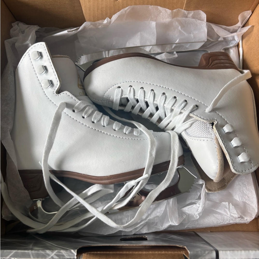 White girl’s Ice Skating Shoes